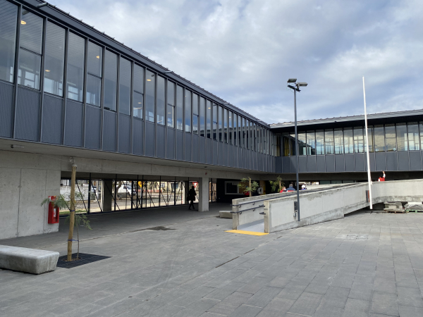 Nuevo edificio del Instituto Bicentenario José Miguel Carrera presenta un 99% de avance