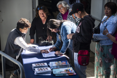 Mujeres del mar de la comuna se informan sobre nuevas leyes de equidad de género que las protegen y empoderan