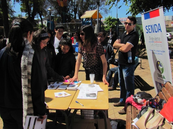 SENDA Previene organiza exitosa feria preventiva en Llolleo