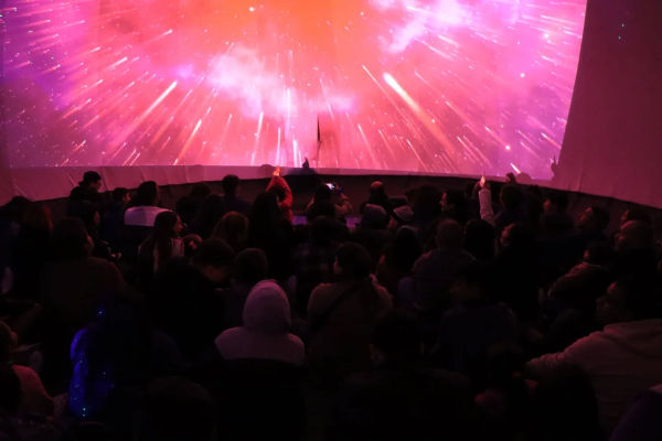 El Planetario Móvil convoca a más de mil visitantes en su paso por el Museo de San Antonio