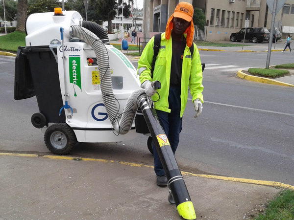 Con moderna Aspiradora Eléctrica Limpiarán calles de San Antonio