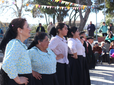 Con un esquinazo de cueca en el centro de la ciudad se vivió el Día del folclore en San Antonio