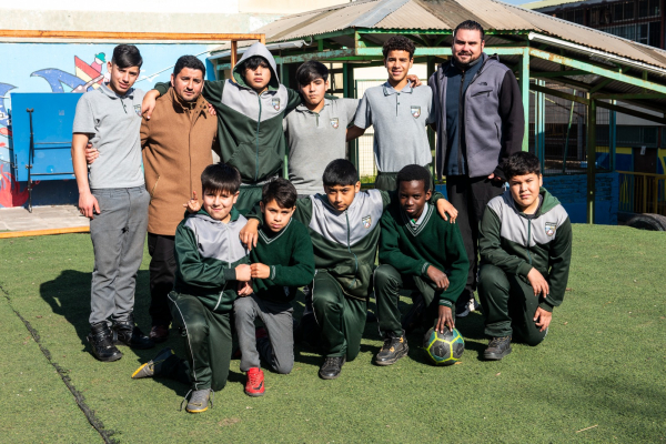 Comunidad educativa de la Escuela Pedro Viveros Orme&ntilde;o celebra logro deportivo de grupo de estudiantes