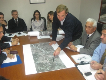 Alcalde junto a Corporacici&oacute;n de San Antonio, gestionan mejoras en acceso San Juan