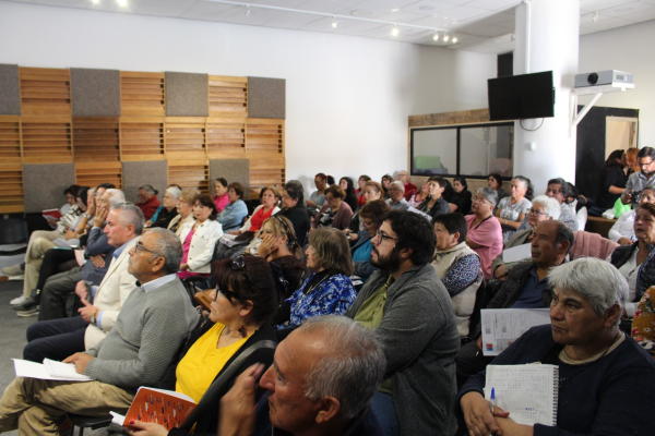 Cerca de un Centenar de Dirigentes Sociales se Capacitan en Fondos Concursables en San Antonio