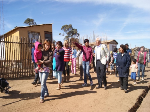 Alcalde se comprometi&oacute; a interceder ante desalojo de Villa G&eacute;nesis