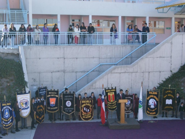 Escuelas municipalizadas de San Antonio dan bienvenida al a&ntilde;o escolar 2012