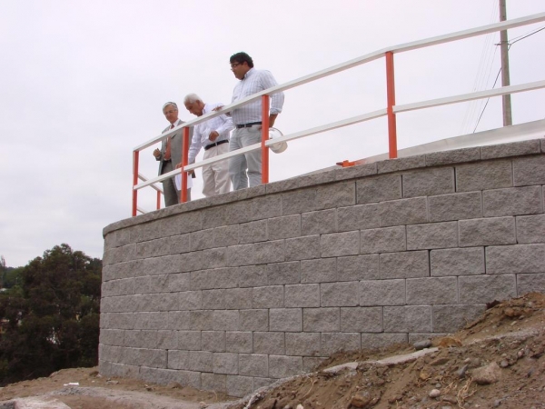 Alcalde Omar Vera inspecciona obras de reconstrucci&oacute;n