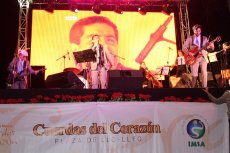 &ldquo;Los &Aacute;ngeles Cl&aacute;sicos&rdquo; se tomaron la plaza de Llolleo con sus rom&aacute;nticas canciones