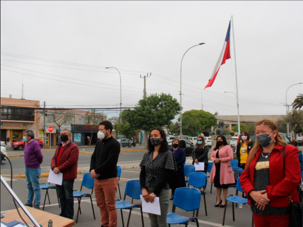 Bandera evang&eacute;lica es izada en el frontis de la Municipalidad de San Antonio