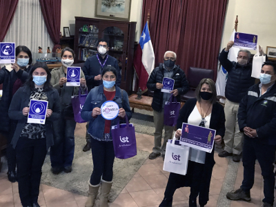 Comerciantes esperan confiados que San Antonio pase a la fase 3: recibieron donaci&oacute;n de se&ntilde;al&eacute;tica y podr&aacute;n usar espacios p&uacute;blicos