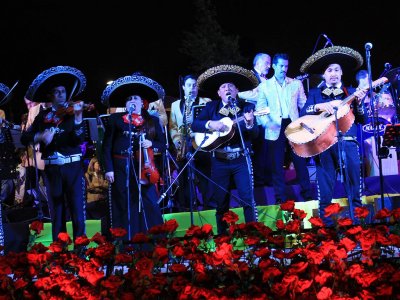 Una fiesta fue la primera jornada de &ldquo;Cuerdas del Coraz&oacute;n&rdquo; en la plaza de Llolleo